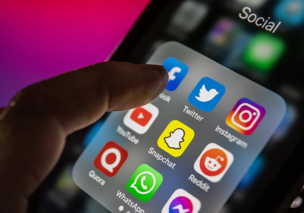 social media in college recruiting