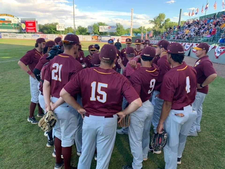 Keeper Joshua Kaandorp, een Made Scholarships speler, neemt een doeltrap tijdens een college soccer wedstrijd met Middle Georgia State University in de VS.