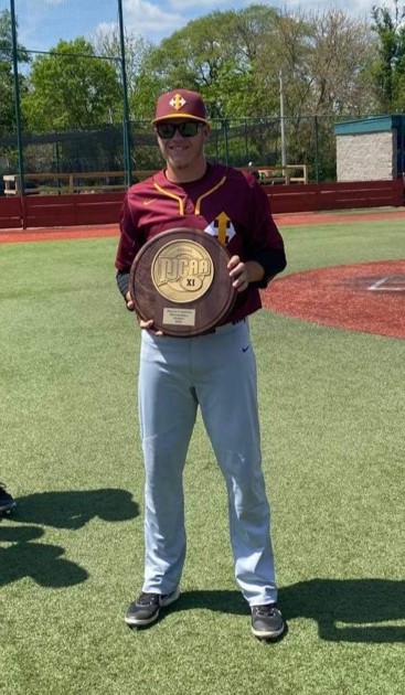 Honkbal njcaa Made Scholarships atleet en nationaal kampioen Berry Jole tijdens een golfslag voor zijn team, Barry University in Amerika.