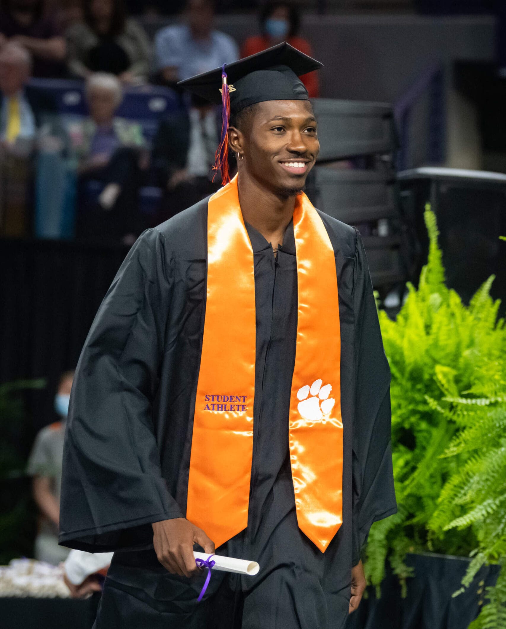 Nederlandse student-athlete viert zijn afstuderen na een succesvolle studie in Amerika op Clemson University