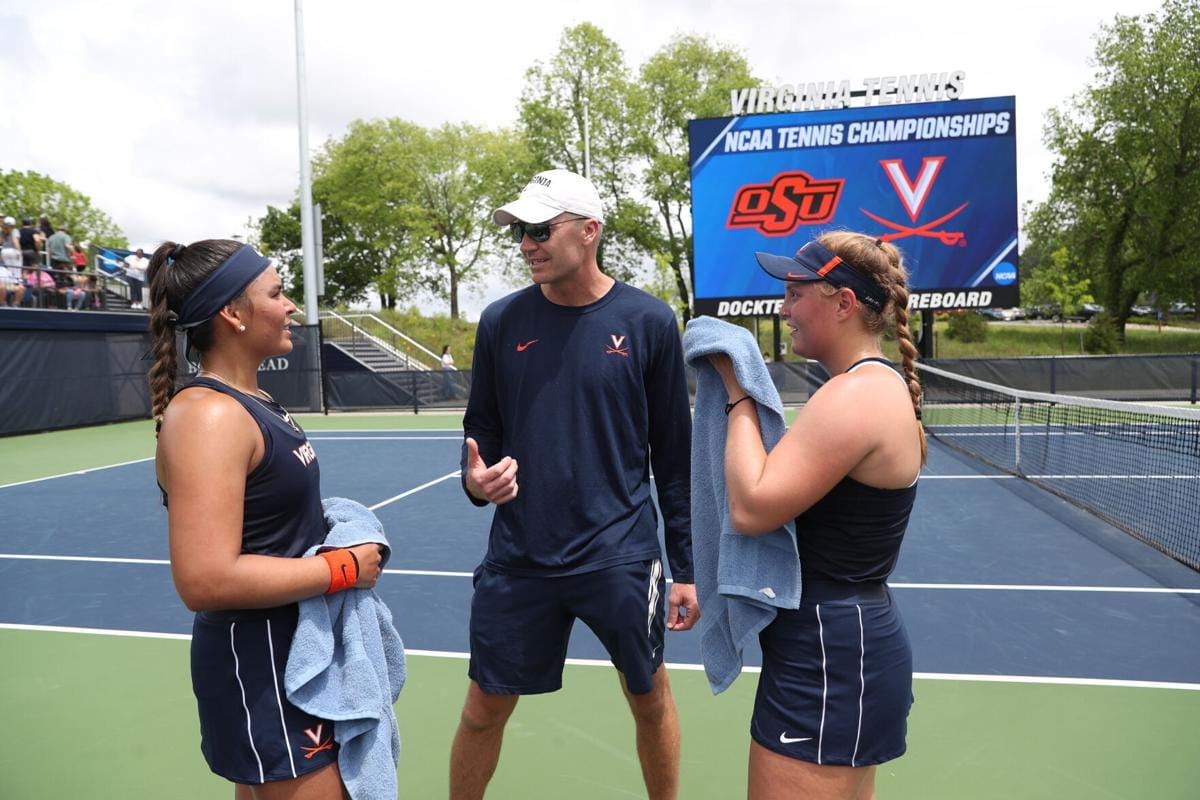 Keeper Joshua Kaandorp, een Made Scholarships speler, neemt een doeltrap tijdens een college soccer wedstrijd met Middle Georgia State University in de VS.